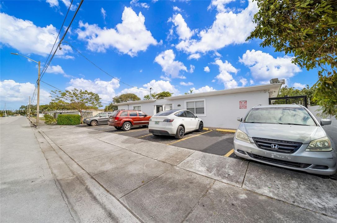 待售: $18,540,000 (0 贝兹, 0 浴室, 0 平方英尺)