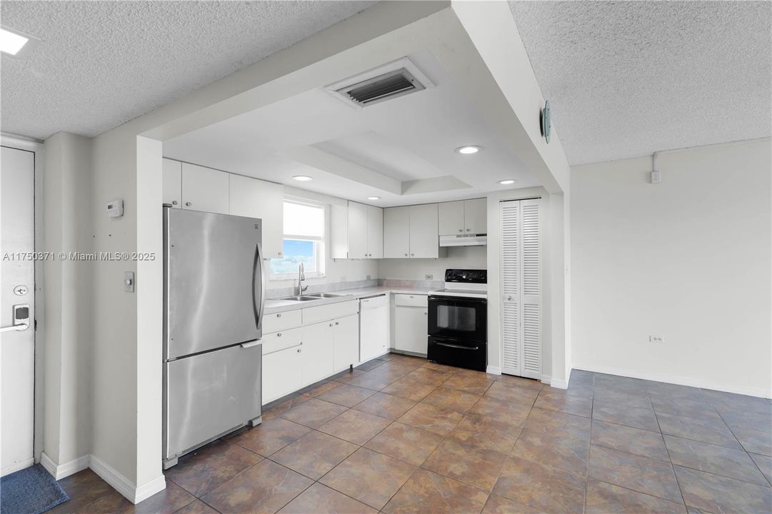 Recently Rented: $2,500 (2 beds, 2 baths, 1179 Square Feet)