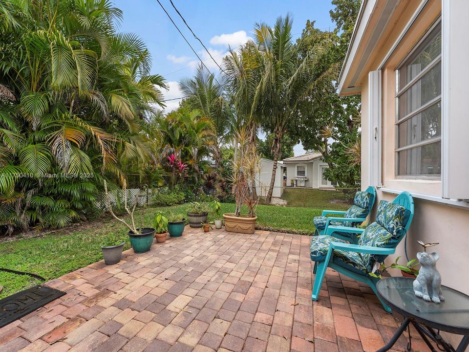 Recently Sold: $630,000 (3 beds, 2 baths, 1462 Square Feet)