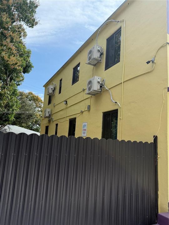 待售: $1,100,000 (0 贝兹, 0 浴室, 2890 平方英尺)