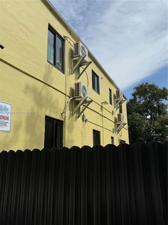 待售: $1,100,000 (0 贝兹, 0 浴室, 2890 平方英尺)