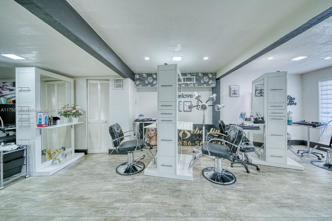 最近售出: $35,000 (0 贝兹, 0 浴室, 0 平方英尺)