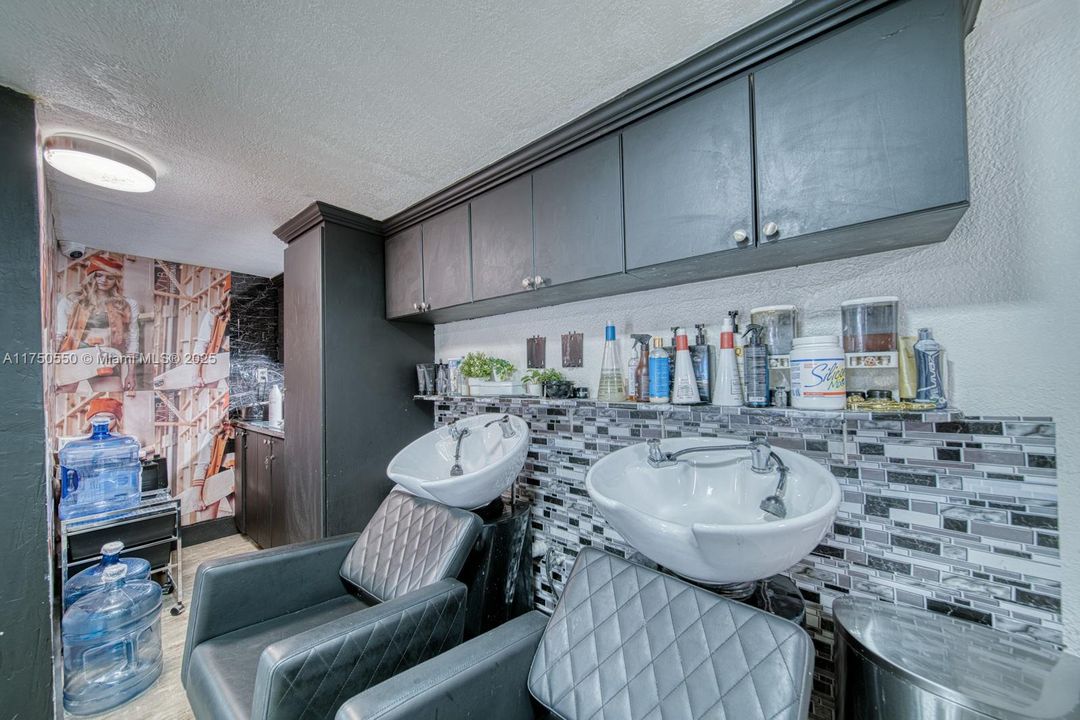 最近售出: $35,000 (0 贝兹, 0 浴室, 0 平方英尺)