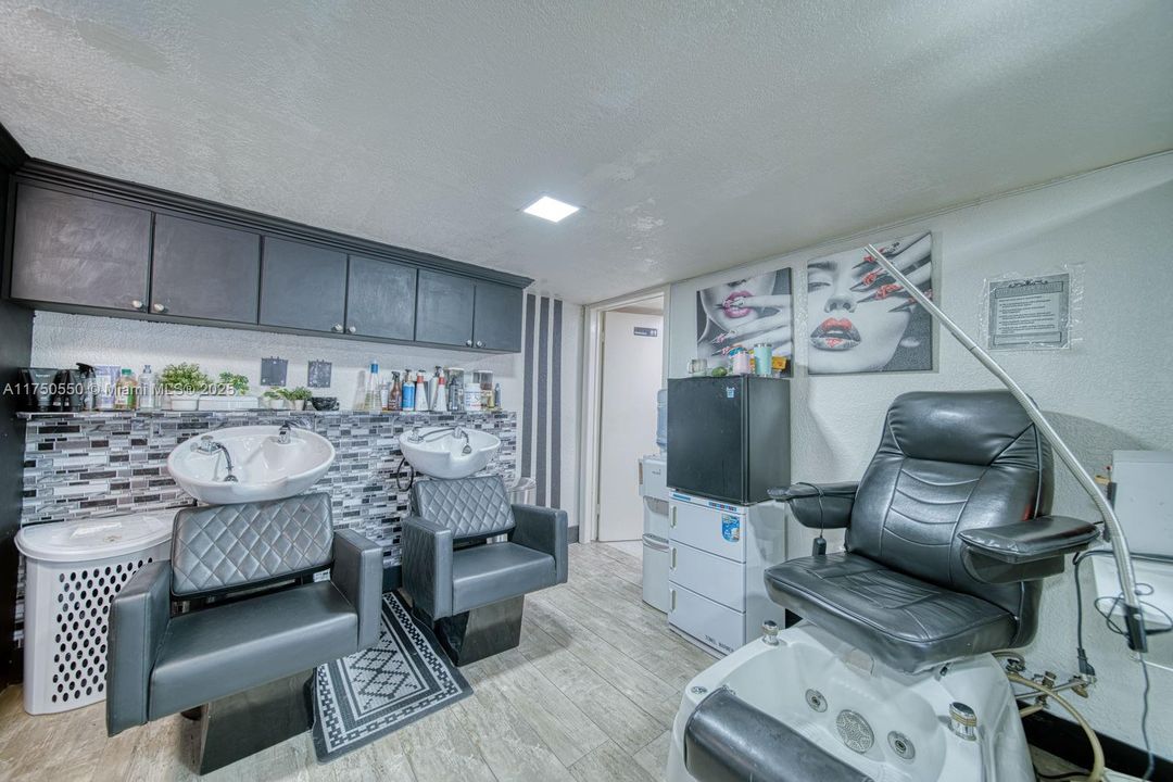 最近售出: $35,000 (0 贝兹, 0 浴室, 0 平方英尺)