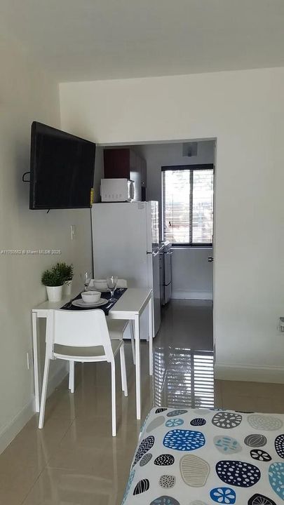 For Rent: $1,150 (0 beds, 1 baths, 310 Square Feet)