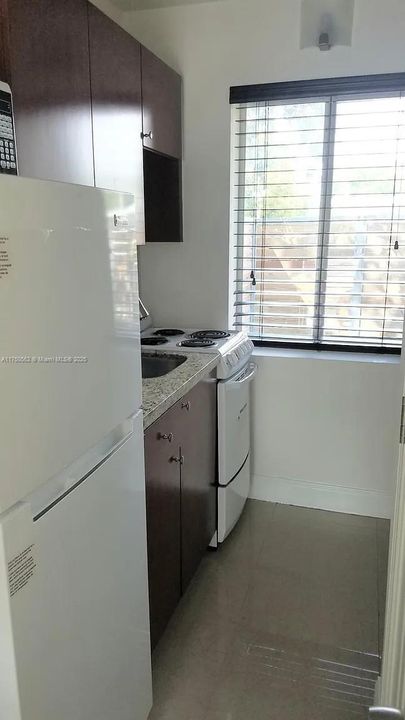 For Rent: $1,150 (0 beds, 1 baths, 310 Square Feet)