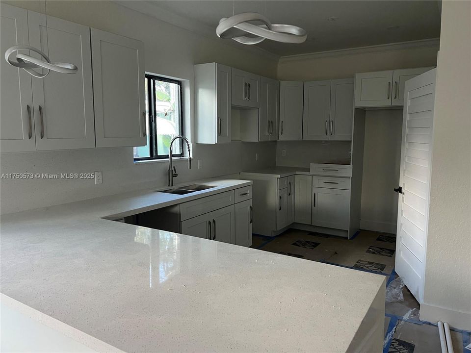 На продажу: $675,000 (4 спален, 3 ванн, 1749 Квадратных фут)