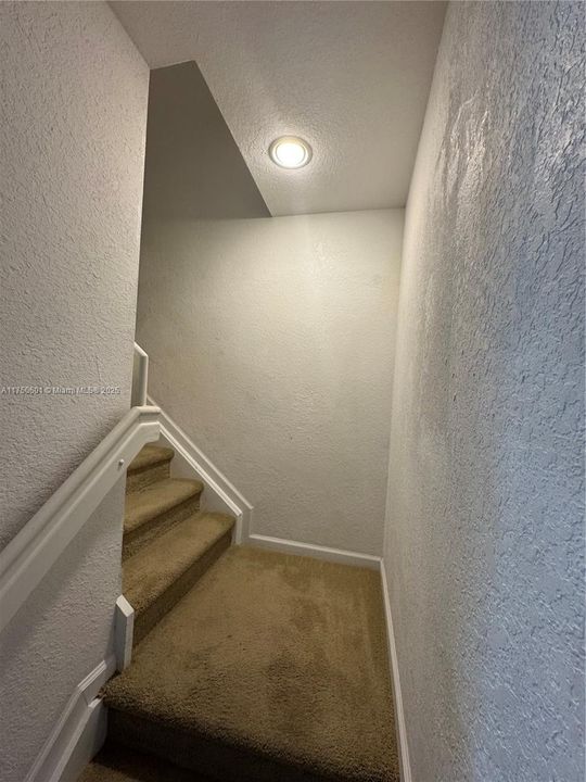 待售: $329,000 (3 贝兹, 2 浴室, 1482 平方英尺)