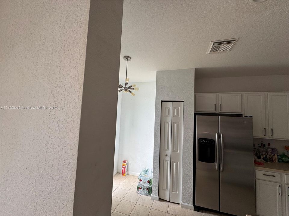 待售: $329,000 (3 贝兹, 2 浴室, 1482 平方英尺)