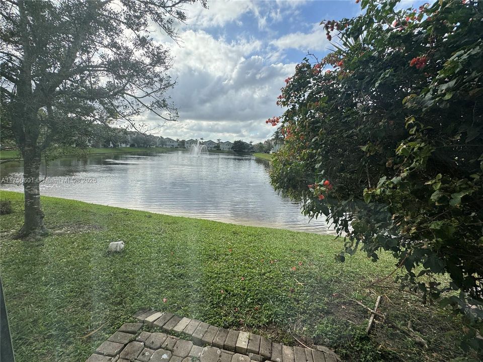 待售: $329,000 (3 贝兹, 2 浴室, 1482 平方英尺)