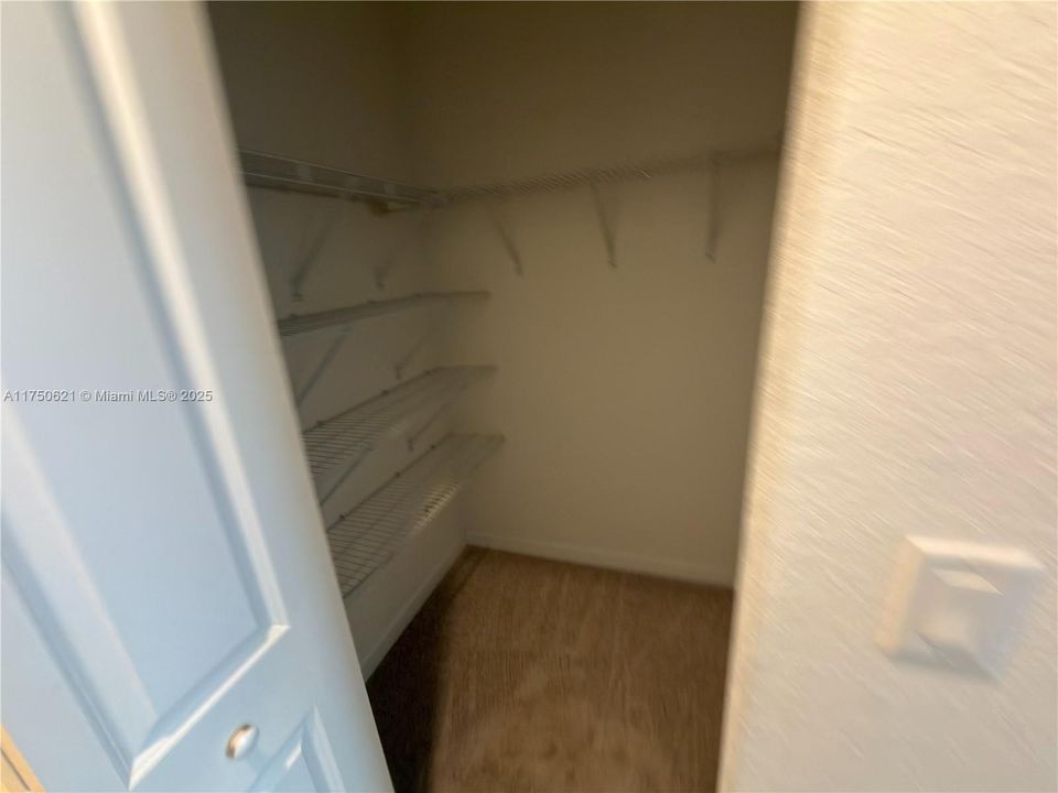 待售: $625,000 (4 贝兹, 2 浴室, 1820 平方英尺)