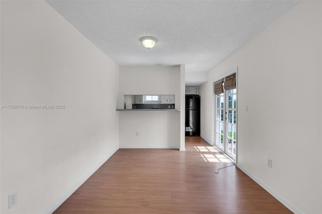 For Sale: $470,000 (2 beds, 2 baths, 950 Square Feet)
