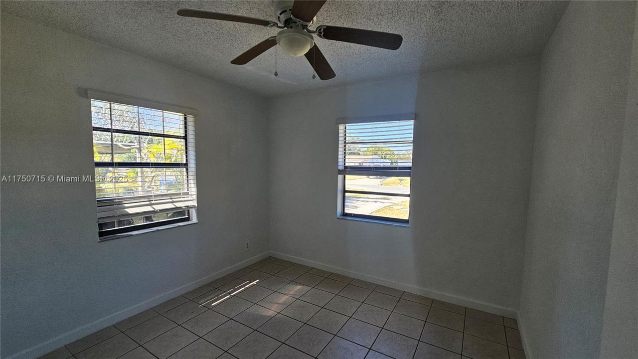 最近租的: $1,600 (2 贝兹, 1 浴室, 715 平方英尺)