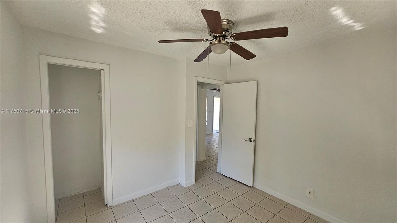 最近租的: $1,600 (2 贝兹, 1 浴室, 715 平方英尺)