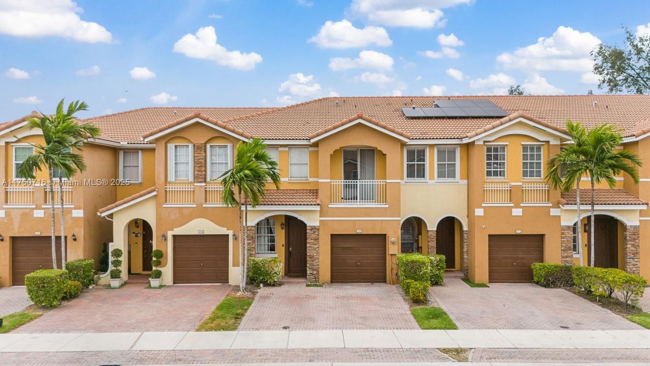 Недавно продано: $600,000 (4 спален, 3 ванн, 1652 Квадратных фут)