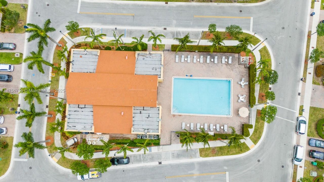 Недавно продано: $600,000 (4 спален, 3 ванн, 1652 Квадратных фут)