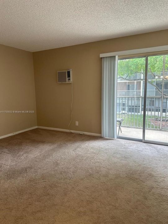 Recientemente alquilado: $1,400 (1 camas, 1 baños, 811 Pies cuadrados)