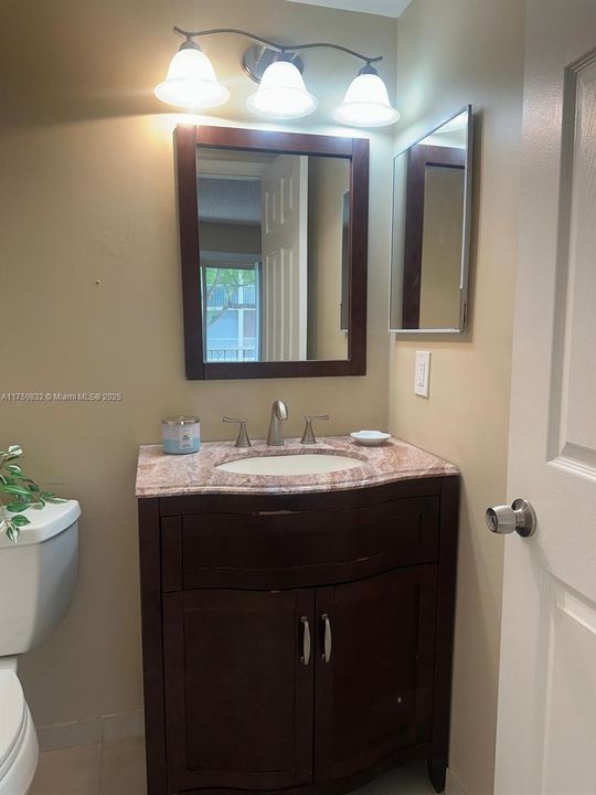 Recientemente alquilado: $1,400 (1 camas, 1 baños, 811 Pies cuadrados)