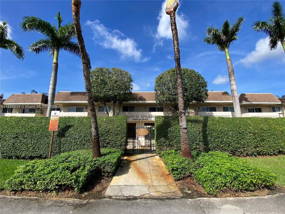 Недавно продано: $310,000 (2 спален, 2 ванн, 0 Квадратных фут)