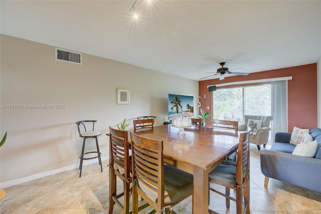 For Sale: $130,000 (1 beds, 1 baths, 710 Square Feet)