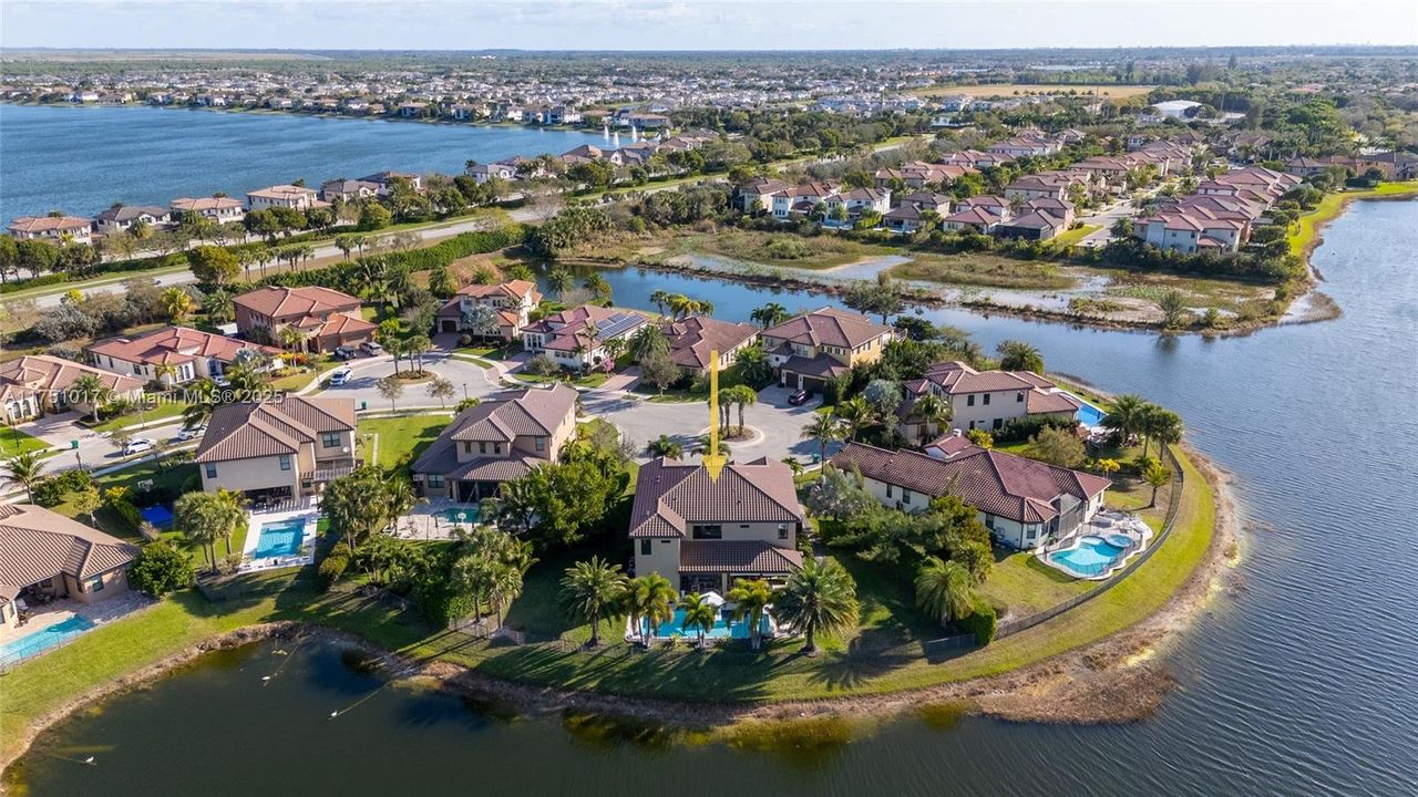 Active With Contract: $1,600,000 (5 beds, 5 baths, 4212 Square Feet)