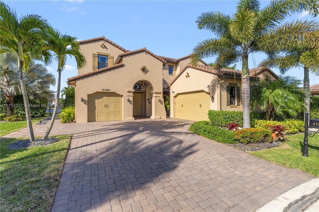 Active With Contract: $1,600,000 (5 beds, 5 baths, 4212 Square Feet)