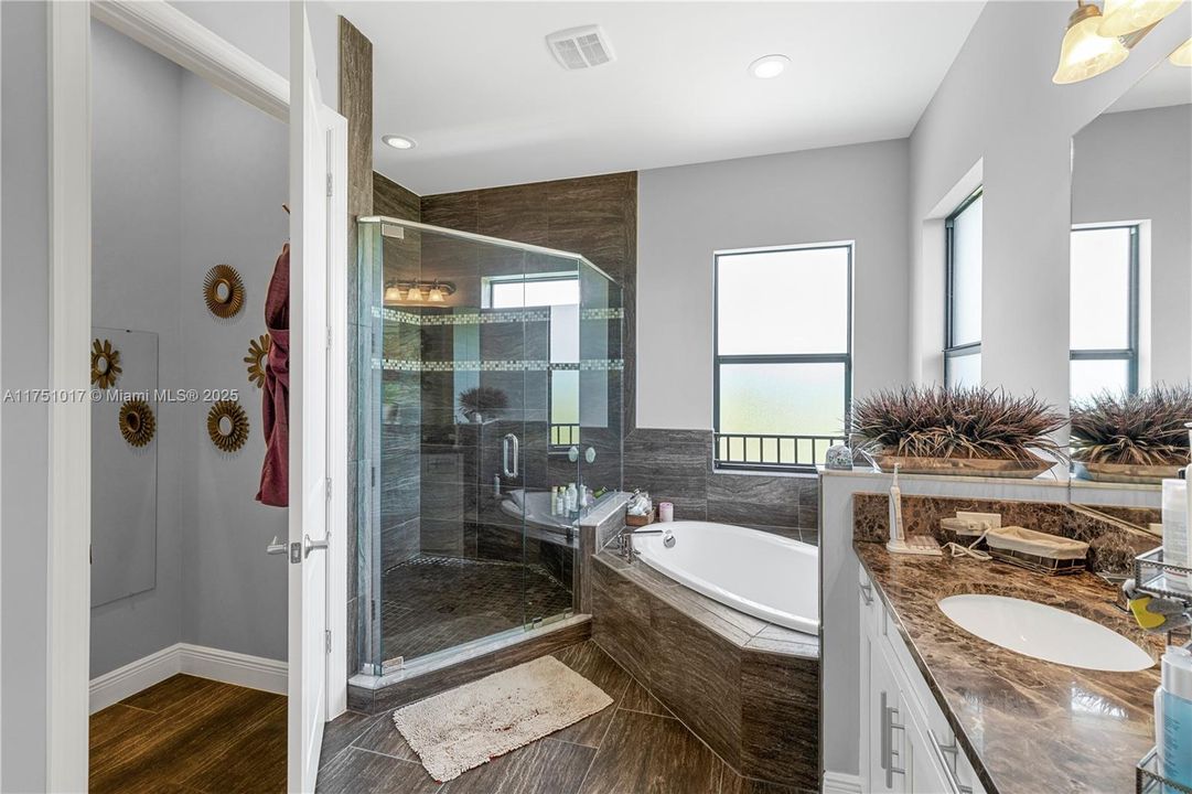 Active With Contract: $1,600,000 (5 beds, 5 baths, 4212 Square Feet)