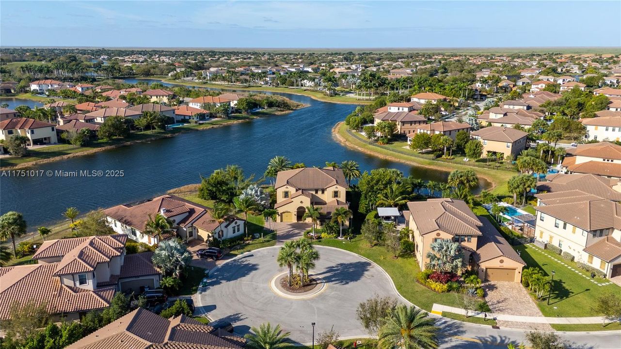 Active With Contract: $1,600,000 (5 beds, 5 baths, 4212 Square Feet)