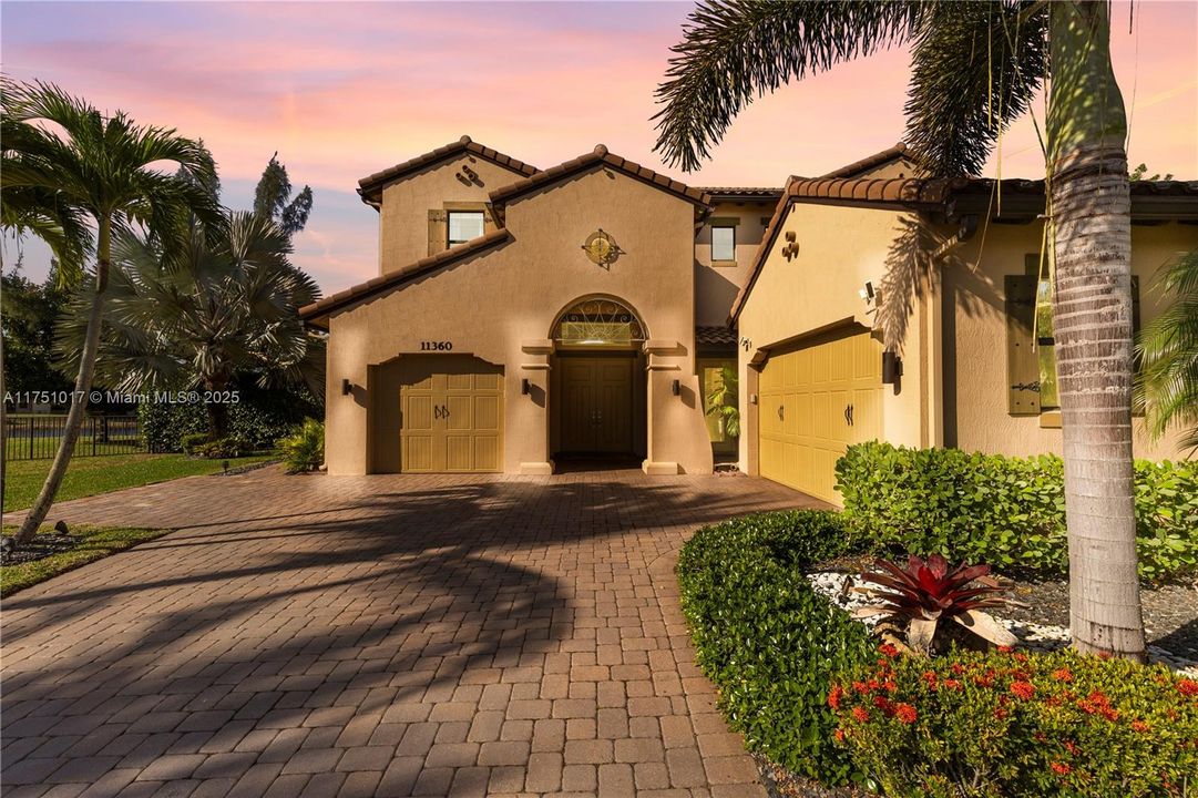 Active With Contract: $1,600,000 (5 beds, 5 baths, 4212 Square Feet)