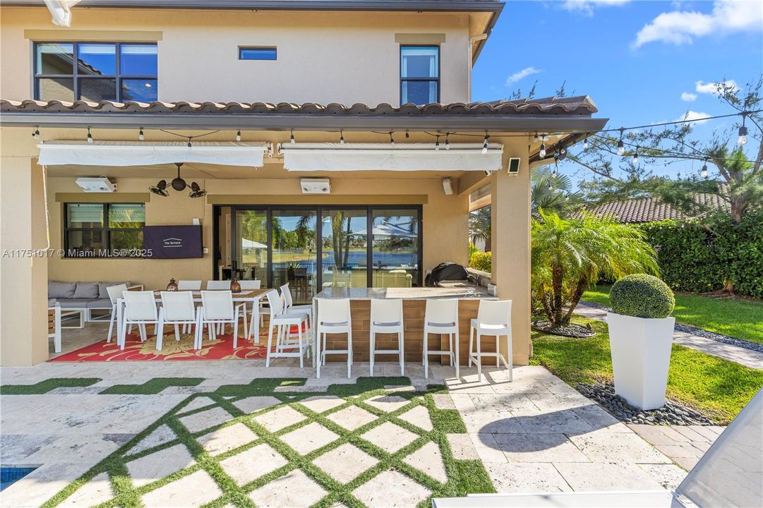 Active With Contract: $1,600,000 (5 beds, 5 baths, 4212 Square Feet)