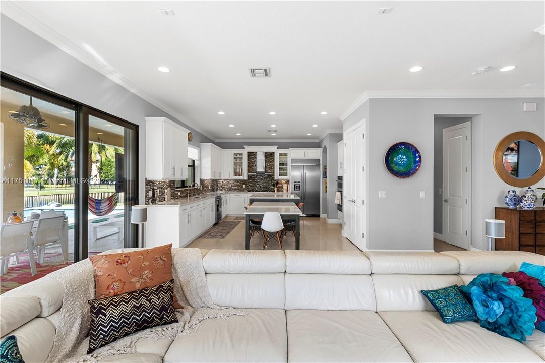 Active With Contract: $1,600,000 (5 beds, 5 baths, 4212 Square Feet)