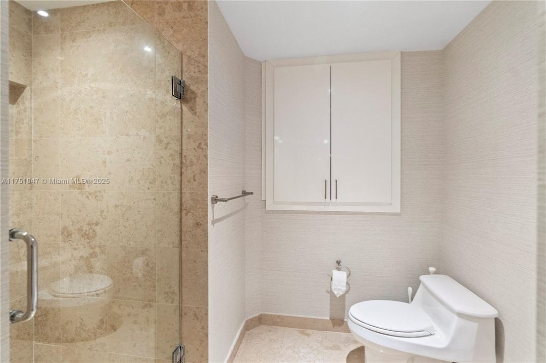 待售: $2,100,000 (2 贝兹, 2 浴室, 1550 平方英尺)