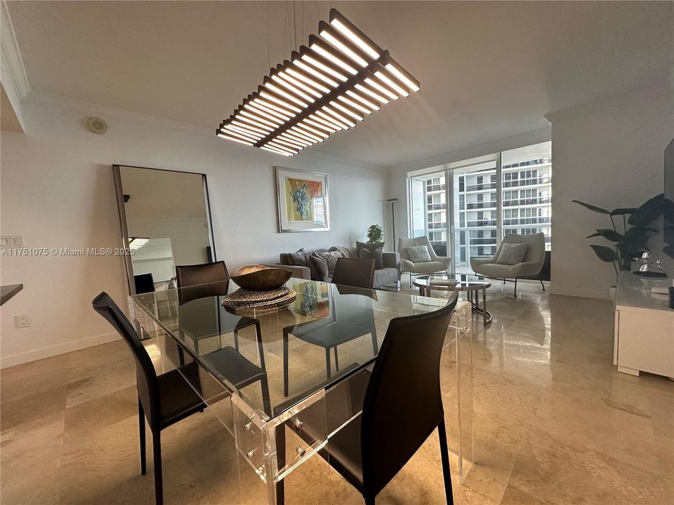 Active With Contract: $1,049,000 (2 beds, 2 baths, 1337 Square Feet)