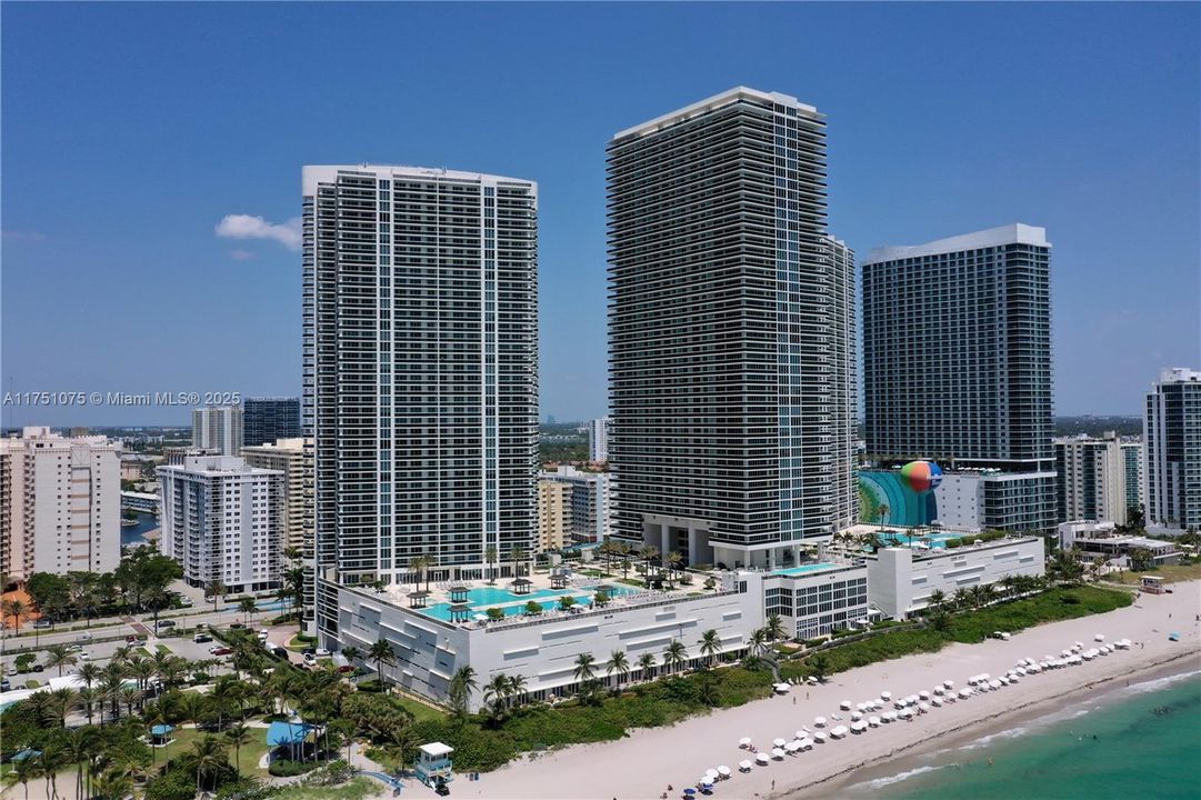 Active With Contract: $1,049,000 (2 beds, 2 baths, 1337 Square Feet)