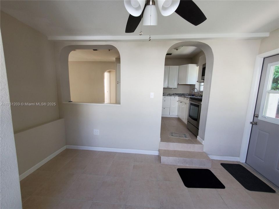 На продажу: $1,600,000 (0 спален, 0 ванн, 1176 Квадратных фут)