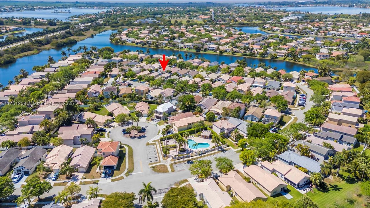 Recently Sold: $500,000 (3 beds, 2 baths, 1221 Square Feet)