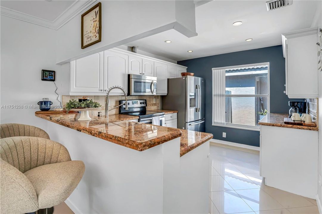 Recently Sold: $500,000 (3 beds, 2 baths, 1221 Square Feet)