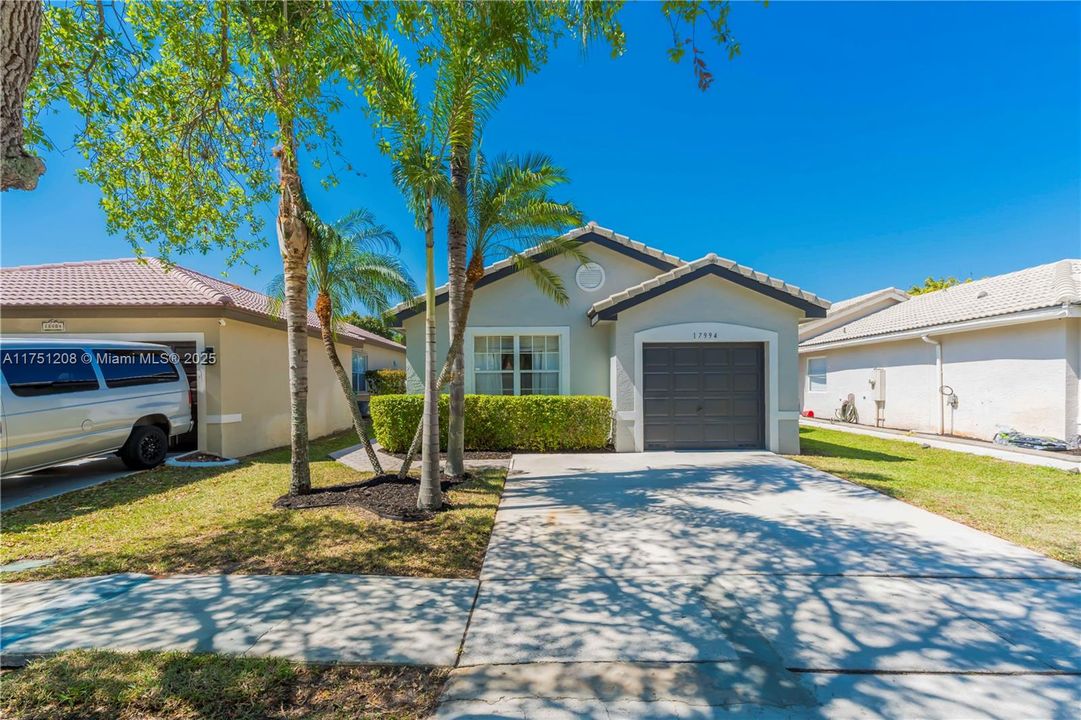 Recently Sold: $500,000 (3 beds, 2 baths, 1221 Square Feet)