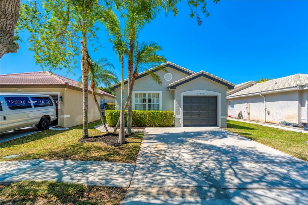 Recently Sold: $500,000 (3 beds, 2 baths, 1221 Square Feet)