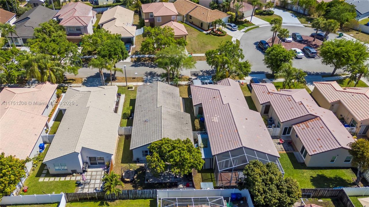 Recently Sold: $500,000 (3 beds, 2 baths, 1221 Square Feet)