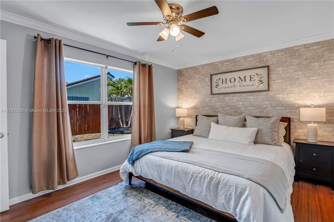 Recently Sold: $500,000 (3 beds, 2 baths, 1221 Square Feet)