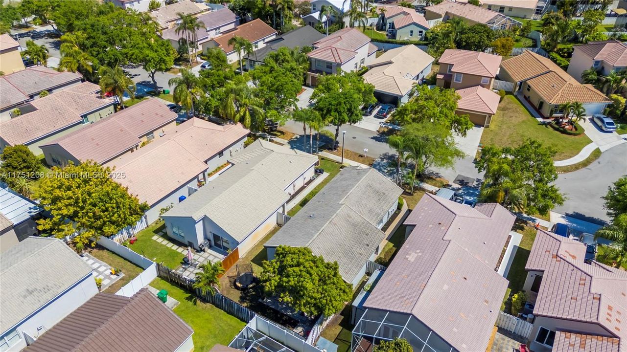 Recently Sold: $500,000 (3 beds, 2 baths, 1221 Square Feet)