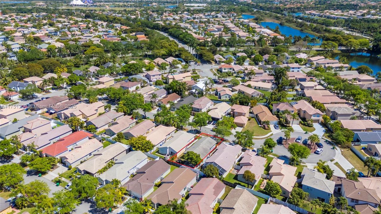 Recently Sold: $500,000 (3 beds, 2 baths, 1221 Square Feet)