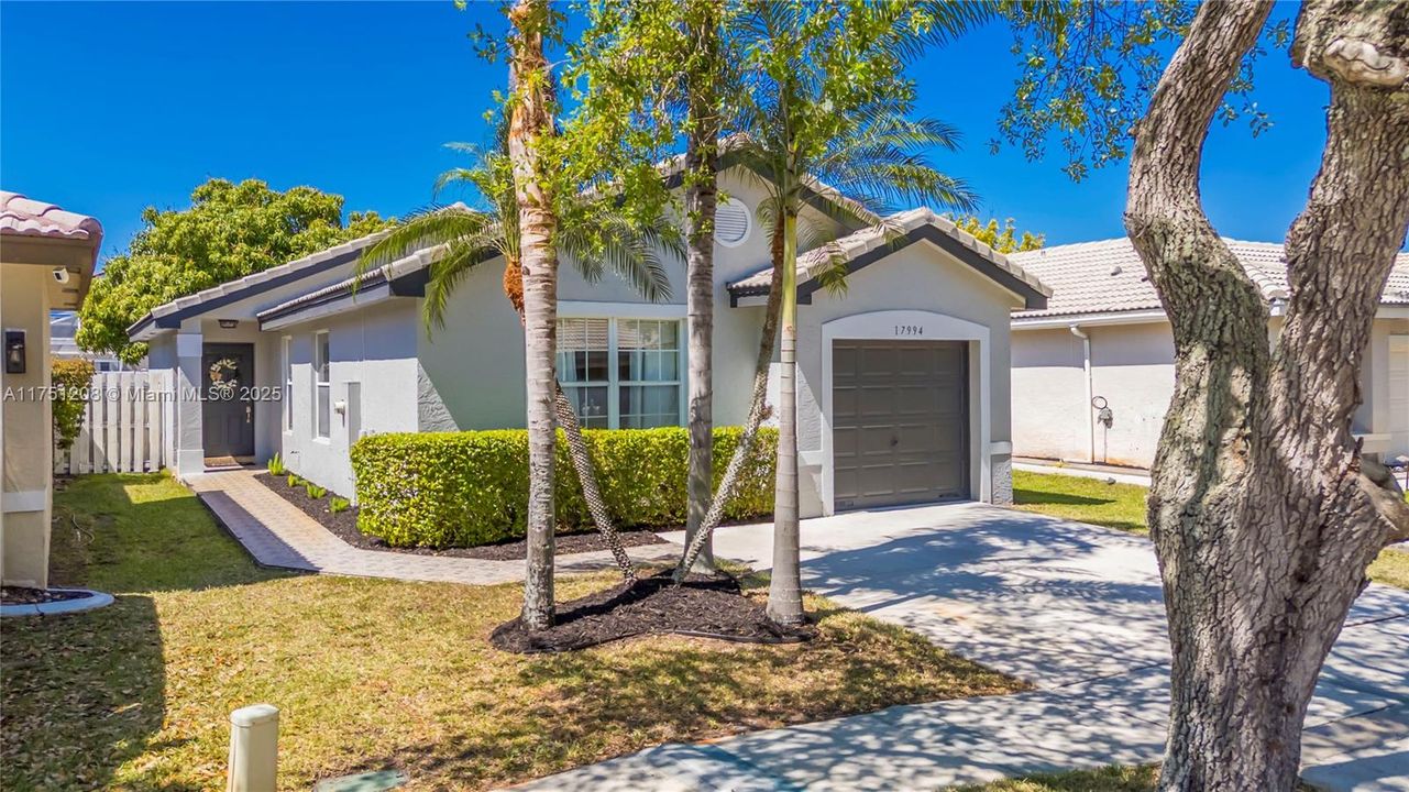 Recently Sold: $500,000 (3 beds, 2 baths, 1221 Square Feet)