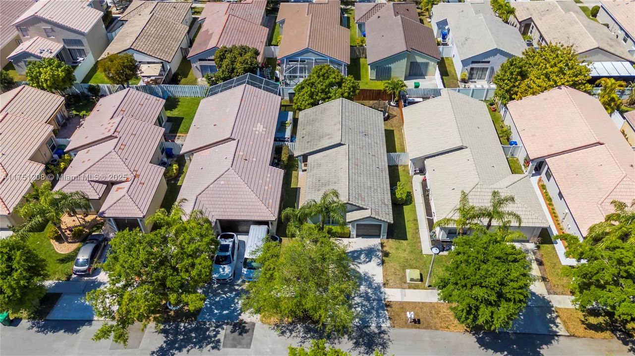 Recently Sold: $500,000 (3 beds, 2 baths, 1221 Square Feet)