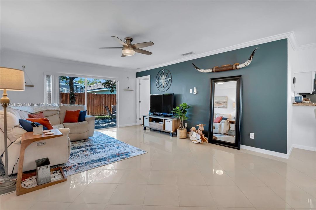 Recently Sold: $500,000 (3 beds, 2 baths, 1221 Square Feet)