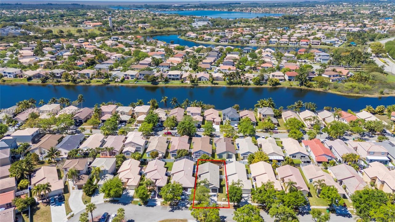 Recently Sold: $500,000 (3 beds, 2 baths, 1221 Square Feet)