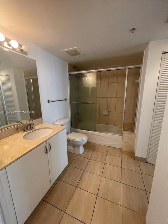 На продажу: $375,000 (1 спален, 1 ванн, 825 Квадратных фут)