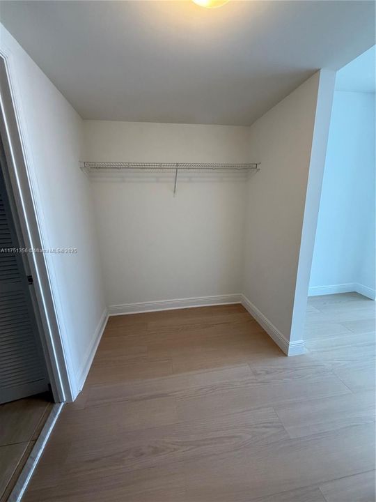 На продажу: $329,900 (1 спален, 1 ванн, 825 Квадратных фут)