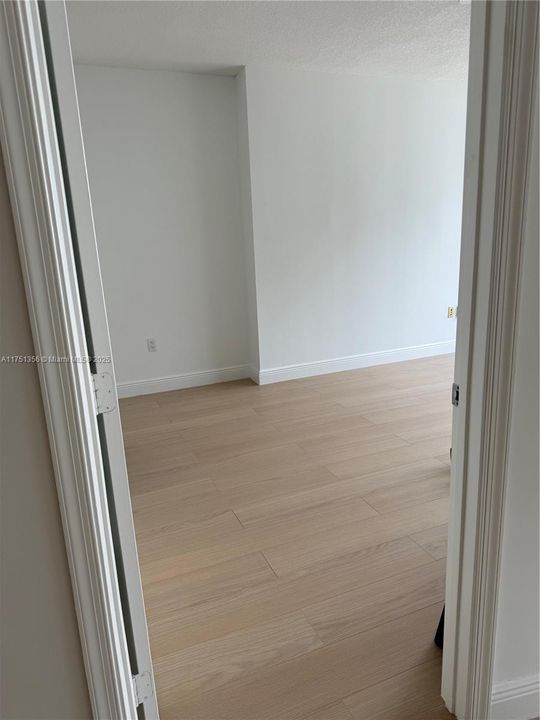 На продажу: $329,900 (1 спален, 1 ванн, 825 Квадратных фут)